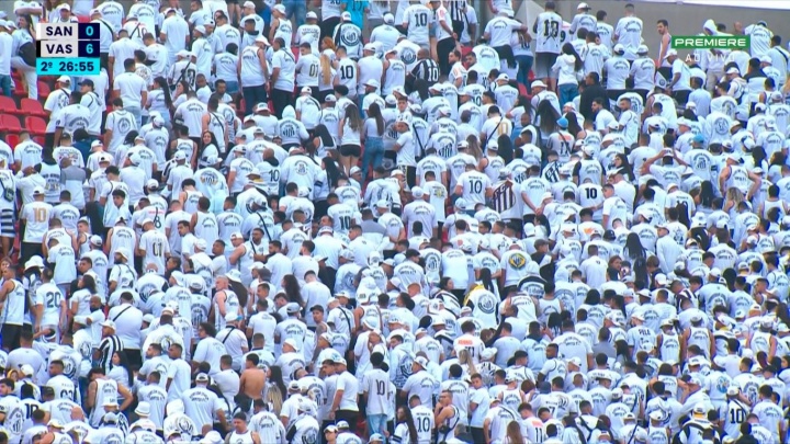 主场0-6落后，桑托斯球迷集体背身抗议